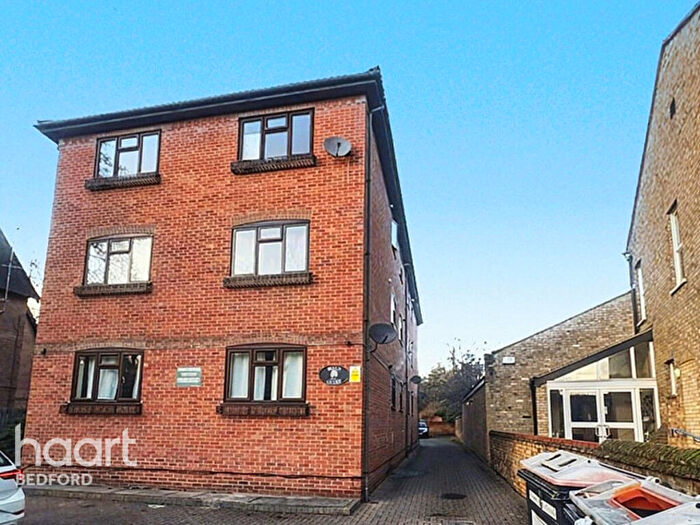 1 Bedroom Flat For Sale In Bromham Road, Bedford, MK40