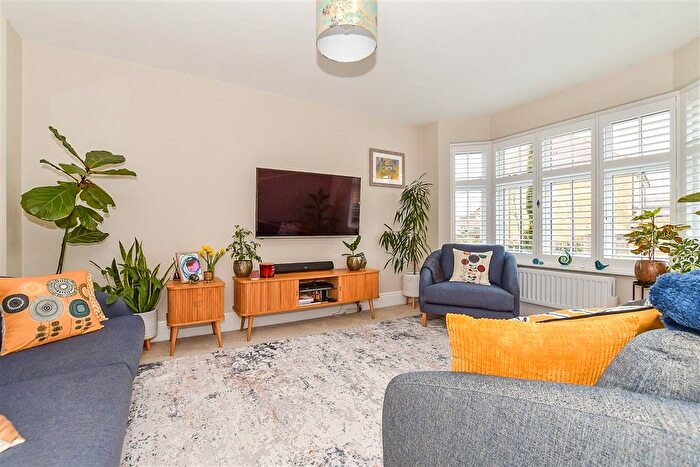 4 Bedroom Detached House For Sale In Great Threads, Staplehurst, Kent, TN12