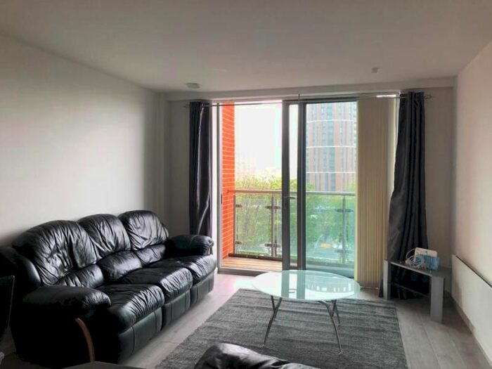 2 Bedroom Flat To Rent In Whitehall Quay, Leeds, LS1