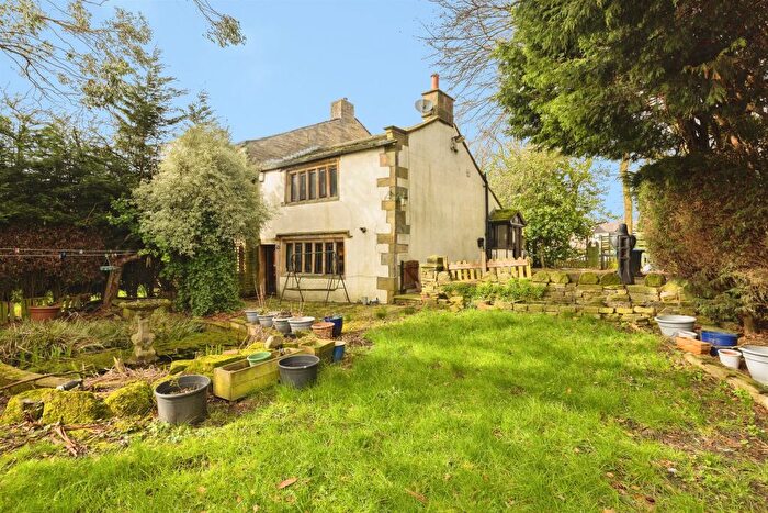 2 Bedroom End Terrace House For Sale In Boy Lane, Bradford, BD4