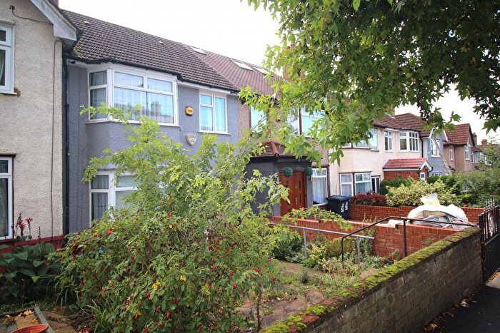 3 Bedroom Terraced House To Rent In Bourne View, Greenford, UB6