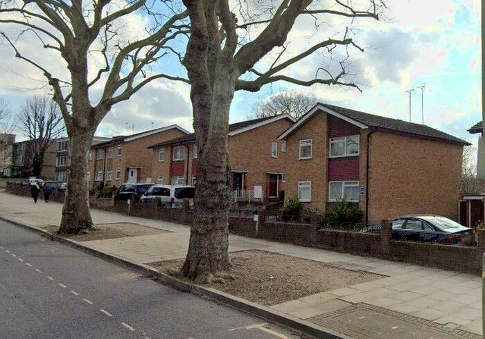 2 Bedroom Flat To Rent In Wellington Place, Great North Road, London, N2