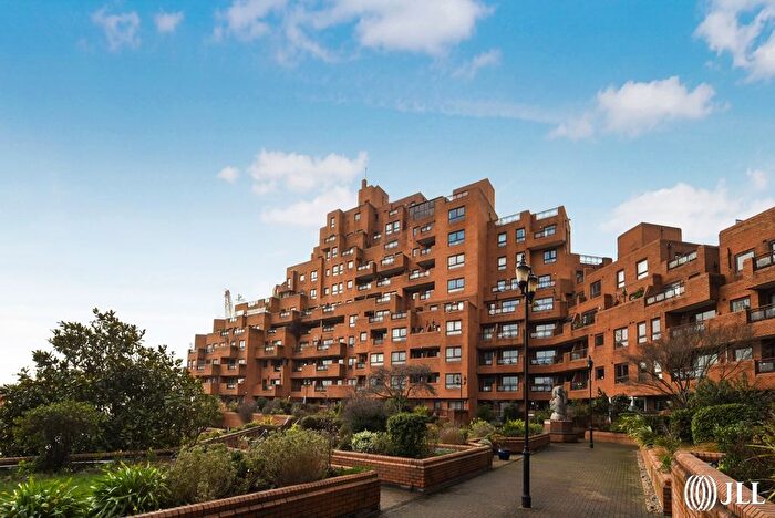2 Bedroom Flat For Sale In Free Trade Wharf, Wapping, London, E1W