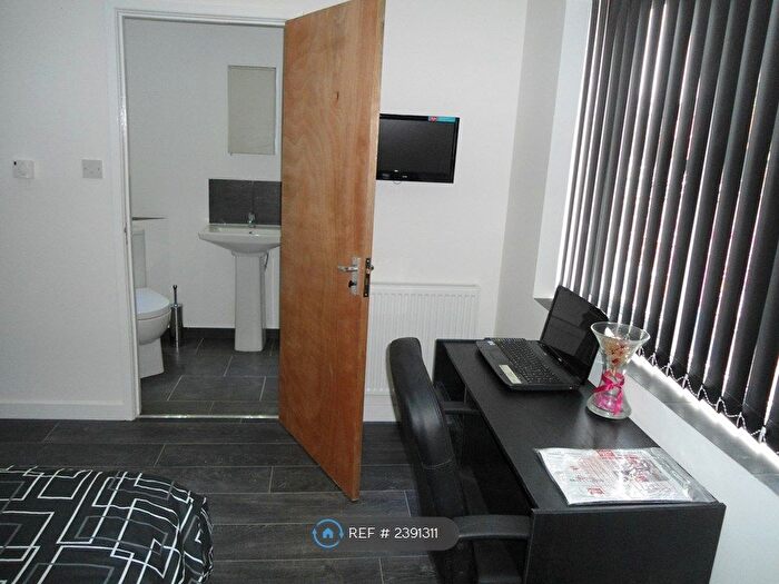 2 Bedroom Flat To Rent In Brays Lane, Coventry, CV2