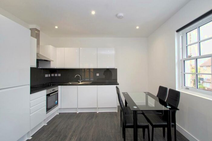 3 Bedroom Maisonette To Rent In Middle Road, Harrow, HA2