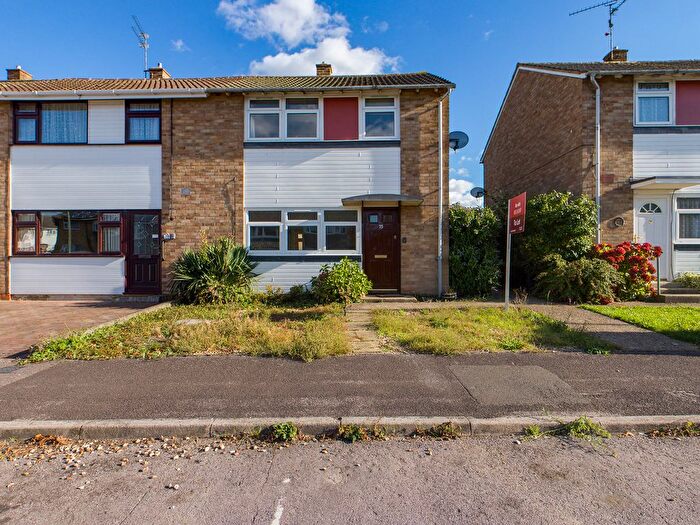 3 Bedroom Semi-Detached House To Rent In Mansfield Road, South Ham, Basingstoke, RG22