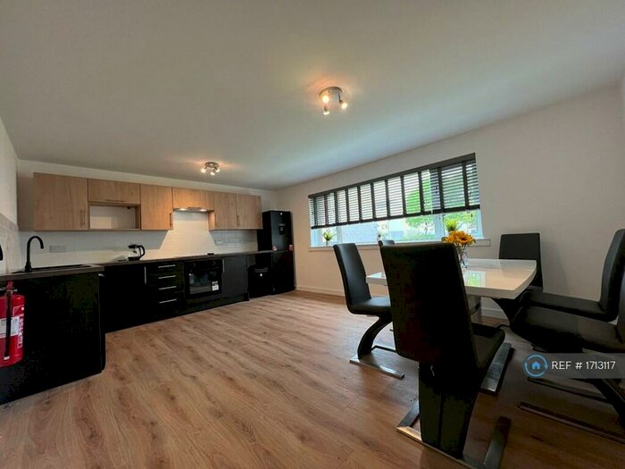 4 Bedroom Flat To Rent In Napier Drive, Glasgow, G51
