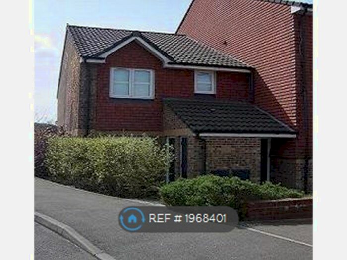 1 Bedroom Flat To Rent In Maidenbower, Crawley, RH10