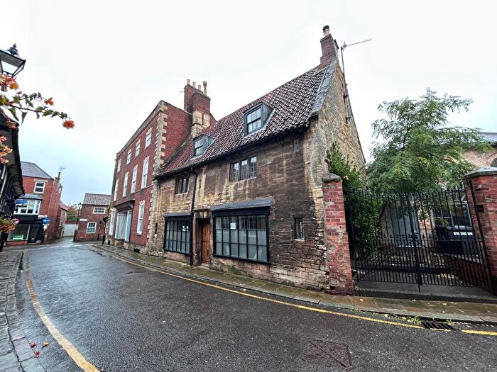 4 Bedroom House To Rent In Vine Street, Grantham, NG31