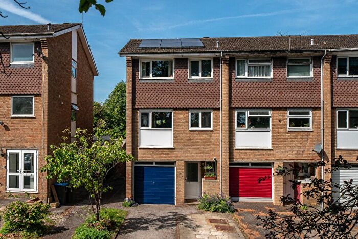 4 Bedroom Town House For Sale In Westview Rise, Hemel Hempstead, Hertfordshire, HP2