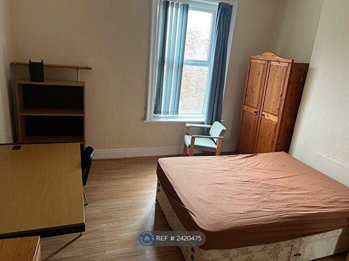 5 Bedroom Semi-Detached House To Rent In Crossley Terrace, Newcastle Upon Tyne, NE4