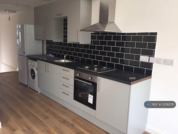 1 Bedroom Flat To Rent In Carlton Parade, Orpington, BR6