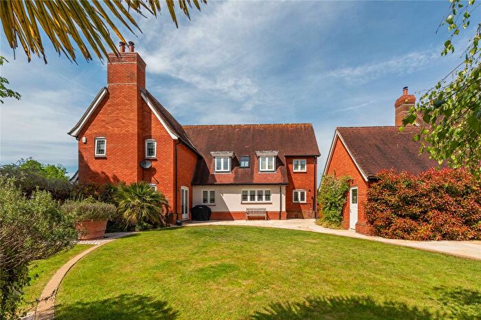 4 Bedroom Detached House For Sale In Oakley Gardens, Betchworth, Surrey, RH3