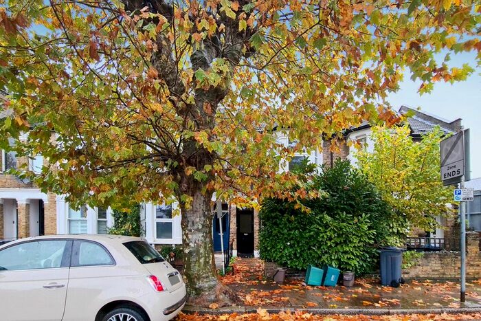 2 Bedroom Flat To Rent In Pelham Road, London, SW19