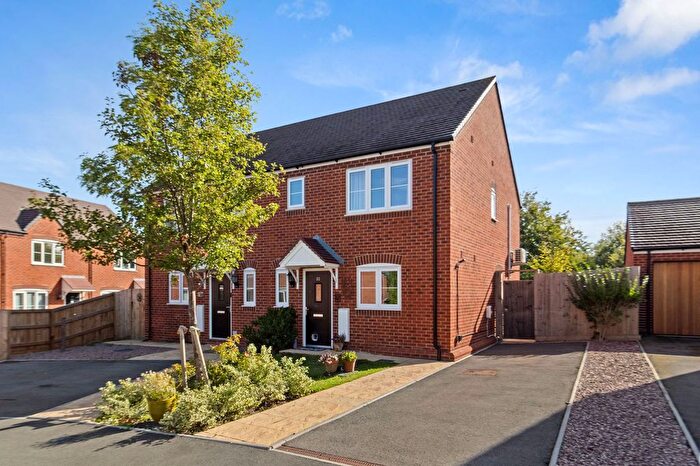 3 Bedroom Semi Detached House For Sale In Kingston Close, Welland, Malvern, WR13