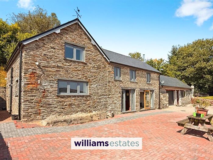 3 Bedroom Detached House For Sale In Bryneglwys, Pant Hoyw, LL21