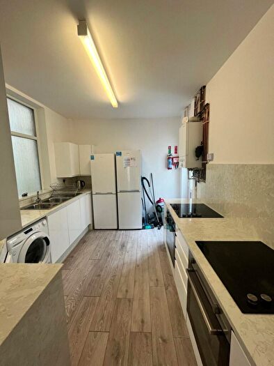 6 Bedroom End Of Terrace House To Rent In Gwydr Crescent, Uplands, SA2