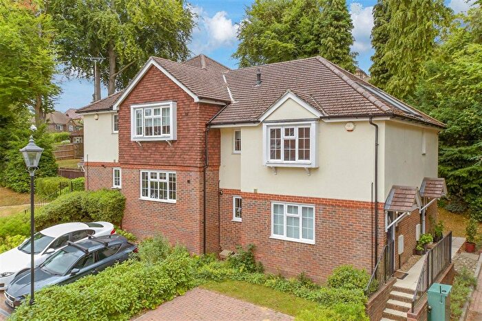 1 Bedroom Maisonette For Sale In Loxford Close, Caterham, Surrey, CR3