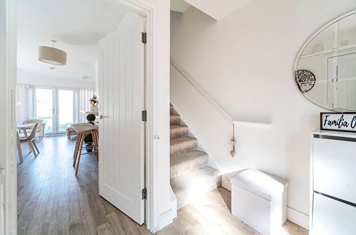 3 Bedroom Town House For Sale In George Avenue, Milton Keynes, Buckinghamshire, MK17