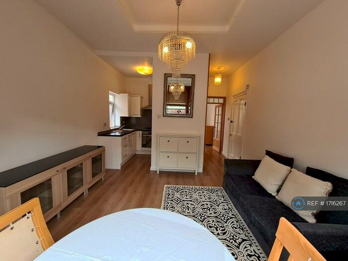 1 Bedroom Flat To Rent In Fairlop Road, London, E11