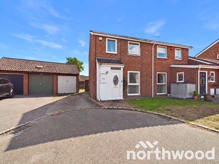 3 Bedroom Semi Detached House For Sale In Eggringe, Singleton, Ashford, TN23