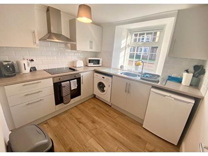 1 Bedroom Flat To Rent In Riverside Road, Kirkfieldbank, ML11