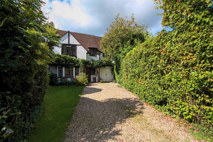 5 Bedroom Cottage To Rent In Vicarage Road, Hawley, Surrey, GU17