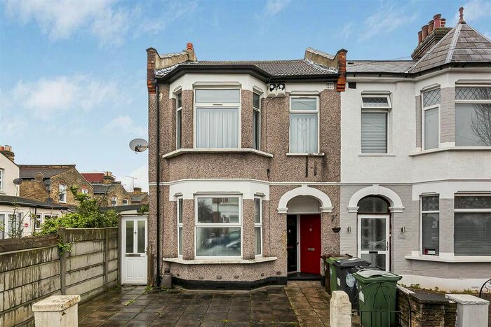 2 Bedroom Flat To Rent In Liverpool Road, Leyton, London, E10