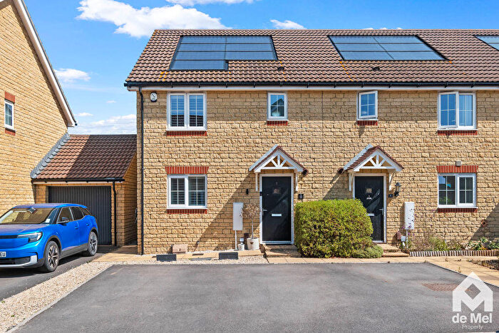 3 Bedroom Semi-Detached House For Sale In Russet Drive, Bishops Cleeve, GL52