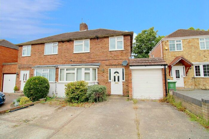 3 Bedroom Semi Detached House To Rent In Lynsted Close, South Bexleyheath, Kent, DA6