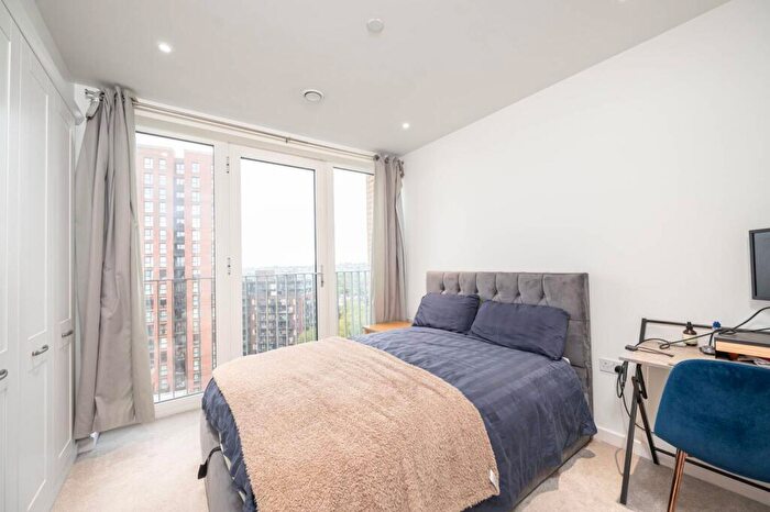 2 Bedroom Flat For Sale In Moorhen Drive, Hendon, London, NW9