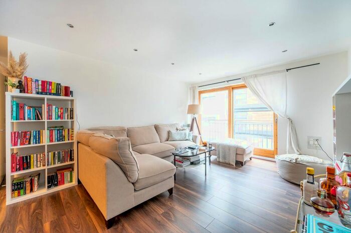 2 Bedroom Flat To Rent In Cam Road, Stratford, London, E15