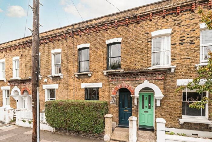 3 Bedroom Property For Sale In Tyneham Road, Shaftesbury Estate, SW11