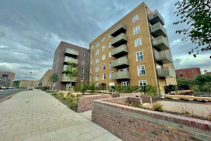 2 Bedroom Flat To Rent In Quay Court, Rochester, ME1