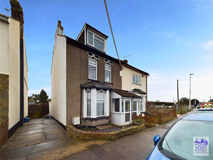 4 Bedroom Semi-Detached House For Sale In Church Street, Cliffe, ME3