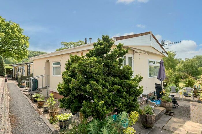 2 Bedroom Park Home For Sale In Llandrindod Wells, Llandrindod Wells Powys, LD1