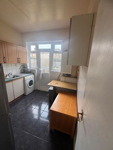 1 Bedroom Flat To Rent In Ilford, Essex, IG1