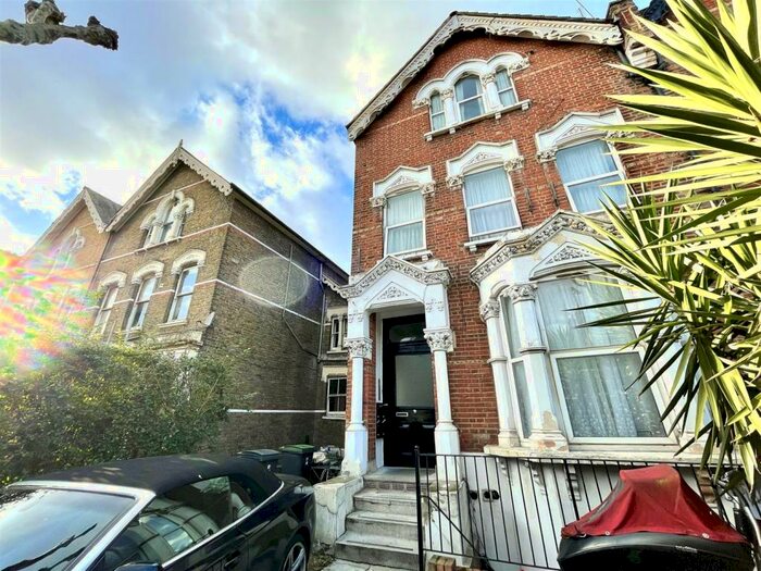 Studio To Rent In Upper Tollington Park, Finsbury Park, N4