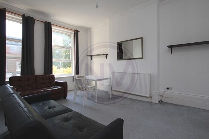 3 Bedroom Flat To Rent In Gloucester Drive, Finsbury Park, N4