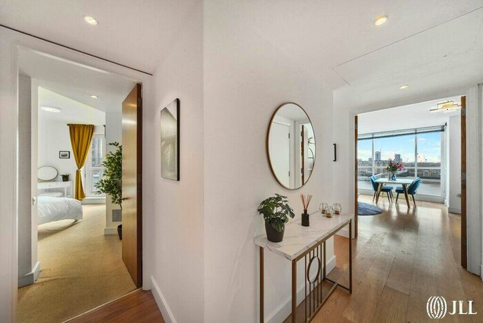 2 Bedroom Flat To Rent In Hanover House, London, E14