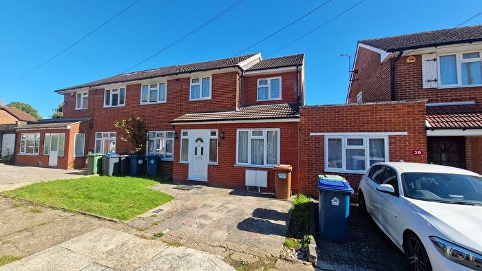 5 Bedroom Semi-Detached House To Rent In Honister Gardens, Stanmore, HA7