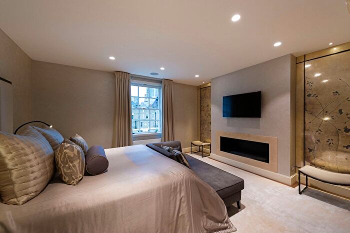 5 Bedroom Town House To Rent In Lindsay Square, London, SW1V