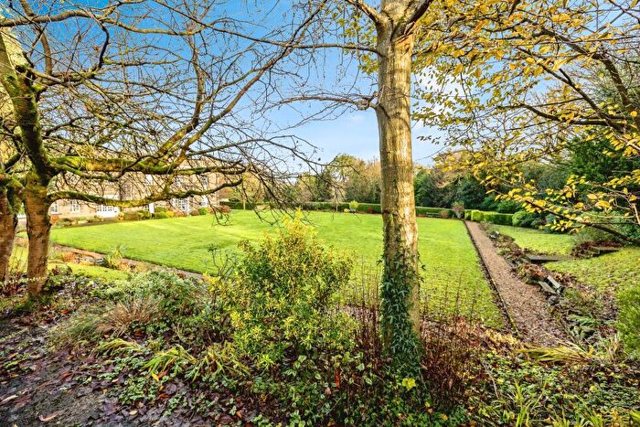 5 Bedroom Detached House For Sale In Hall Close, Holmfirth, HD9