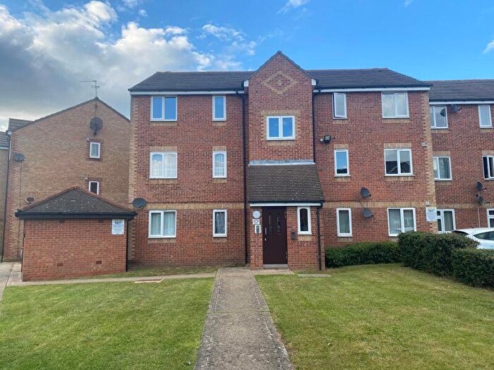 2 Bedroom Flat To Rent In Danbury Crescent, South Ockendon, Essex, RM15