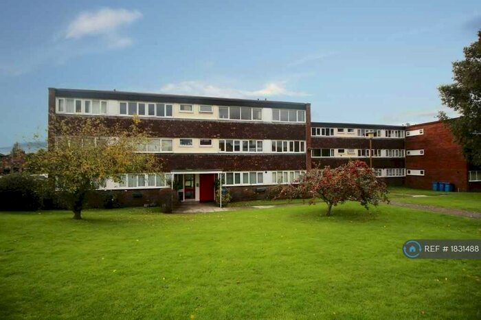 2 Bedroom Flat To Rent In Cherrywood Court, Solihull, B92