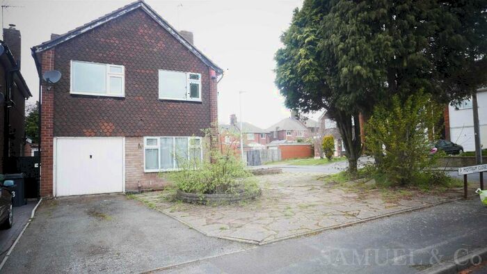 3 Bedroom Detached House To Rent In Mottram Close, West Bromwich, B70