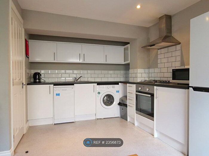 6 Bedroom End Of Terrace House To Rent In Inverness Road, Brighton, BN2