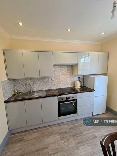 1 Bedroom Flat To Rent In Green Lanes, London, N4