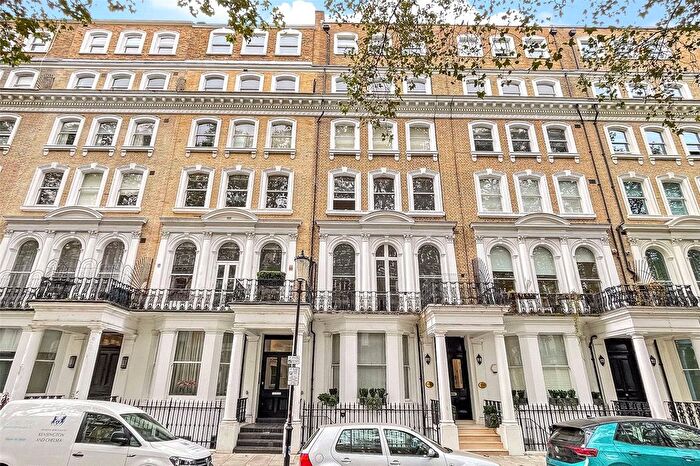 2 Bedroom Flat To Rent In Beaufort Gardens, Knightsbridge, London, SW3