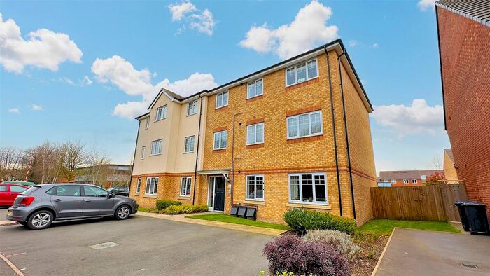 1 Bedroom Flat For Sale In Nine Elms Road, Strichley, Birmingham, B30